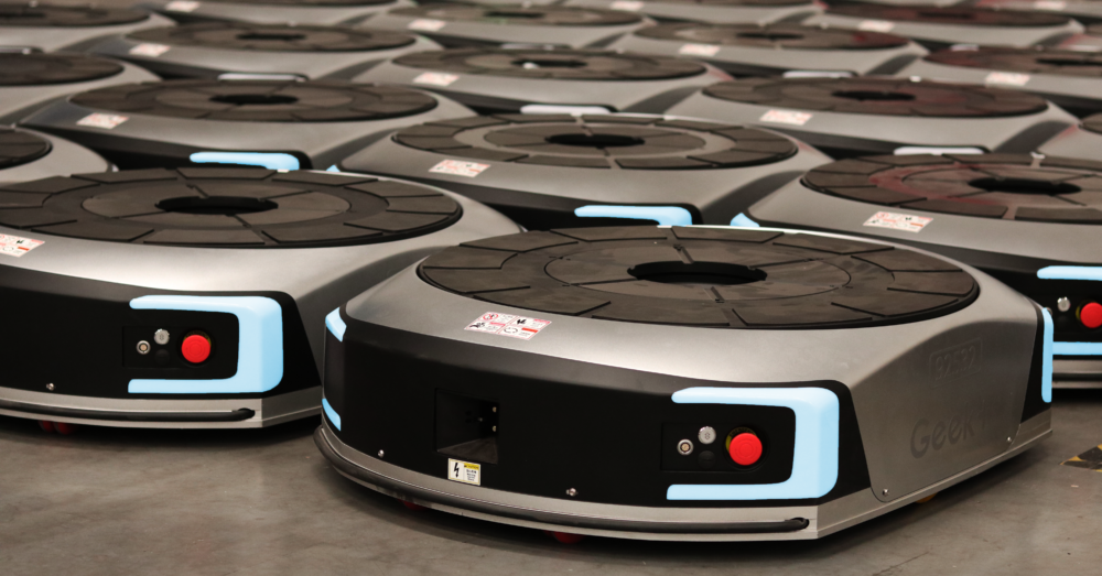 Walmart Chile deploys mobile robots in Geek+ South American expansion